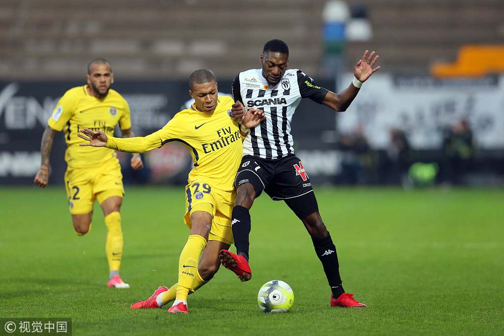  巴黎圣日耳曼客场奏凯，继续领跑法甲积分榜